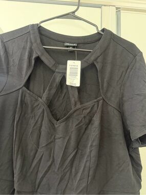 torrid Black Short Sleeve Front Cutout Tee